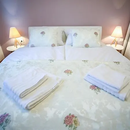 Apartman Iva *