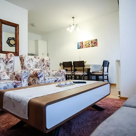 Apartman Iva *